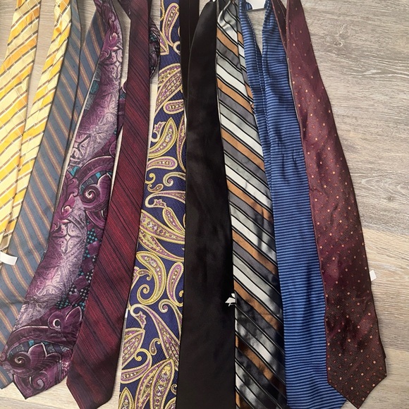 Lot of 10 Men's Designer Ties, Mix Colors Tradition Neck Ties, Italy US & more - Picture 6 of 10